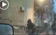 У Северној Митровици нападнуто возило у ком су се налазили новинари приштинског портала
